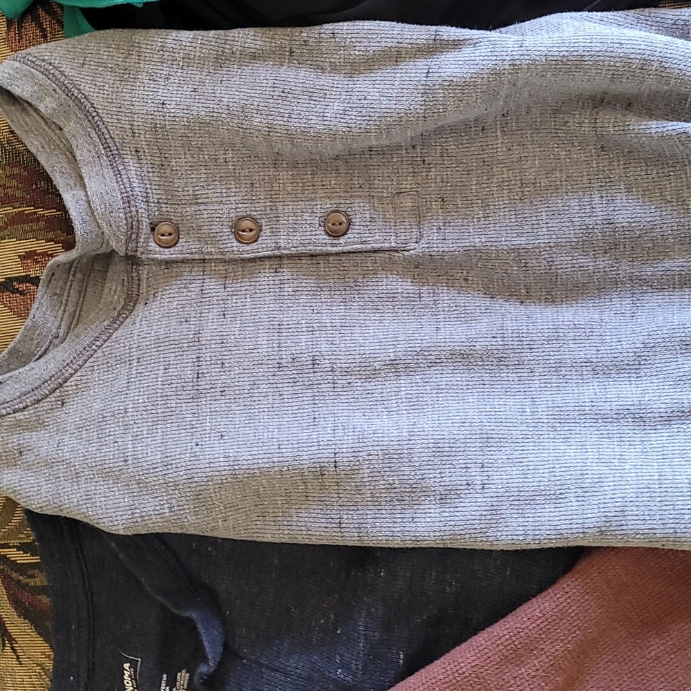 3 men's long sleeve shirts